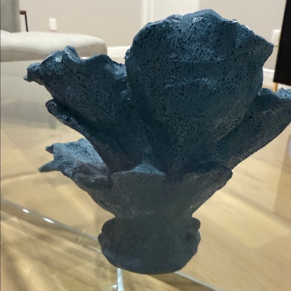 Blue Textured Flower or coral Sculpture made out of resin beautiful blue - Picture 2 of 4